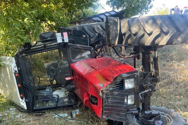На Одещині розшукали чоловіка, який був за кермом трактора, що перекинувся та спричинив смерть дитини 